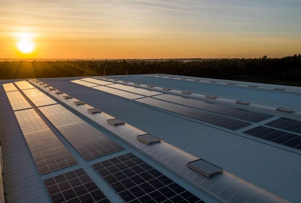 Orientarea panourilor fotovoltaice – reguli pentru maximizarea producerii de energie